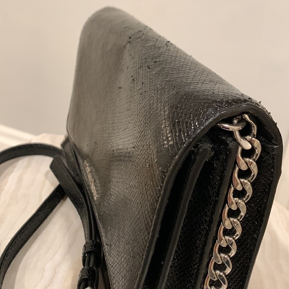 **SOLD*** Michael Kors Daniella Snake Scale Print Silver Chain Crossbody - Picture 10 of 17